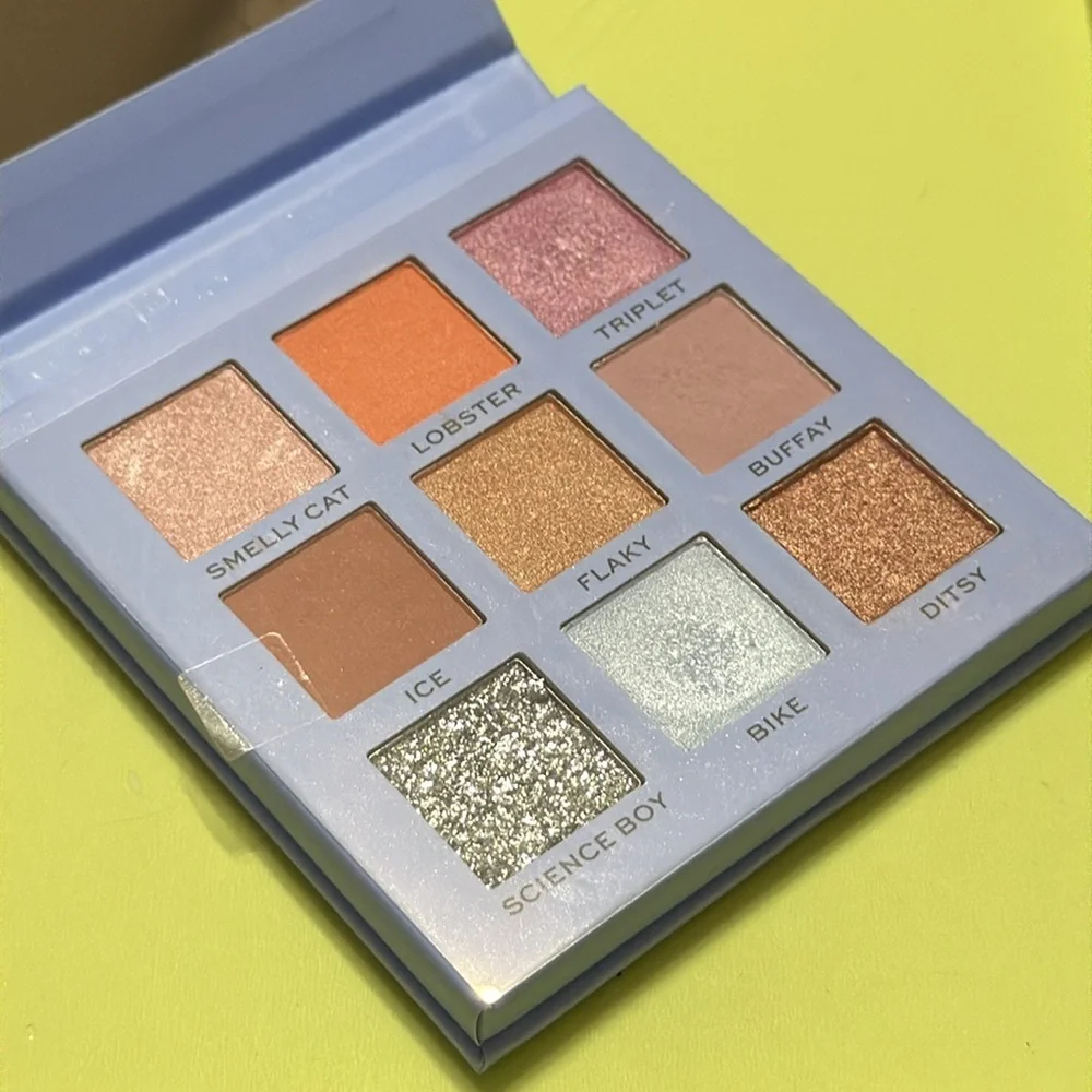Makeup Revolution F.R.I.E.N.D.S PHOEBE Eye Shadow Palette